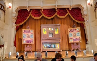 Our Dining Experience at the Diamond Horseshoe Restaurant at Magic Kingdom